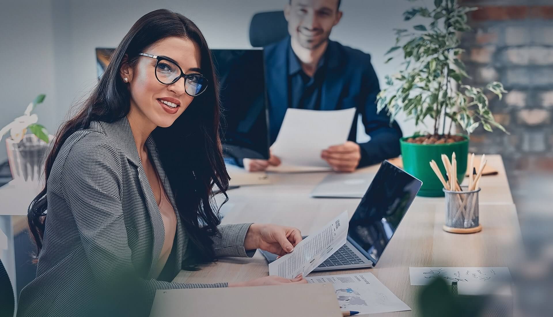 demo-business-blog-single-creative-bg-1